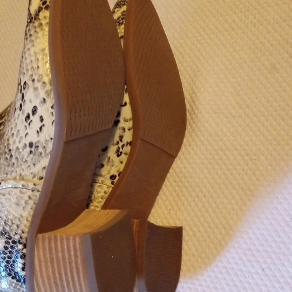 Blondo Ankle Boots 8 - Picture 5 of 8